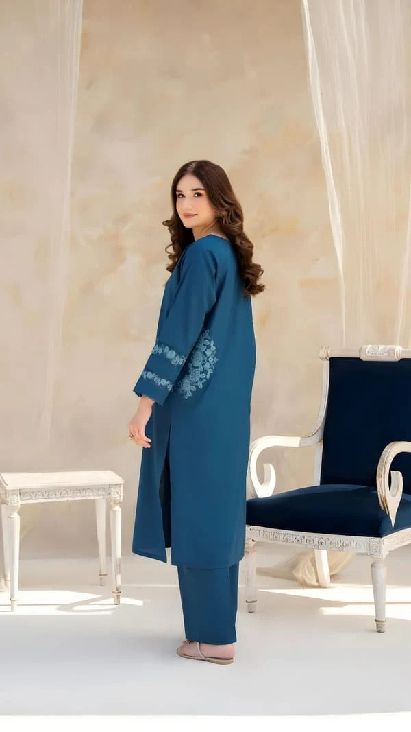 Pocket Luxe: Embroidered 2 Pc