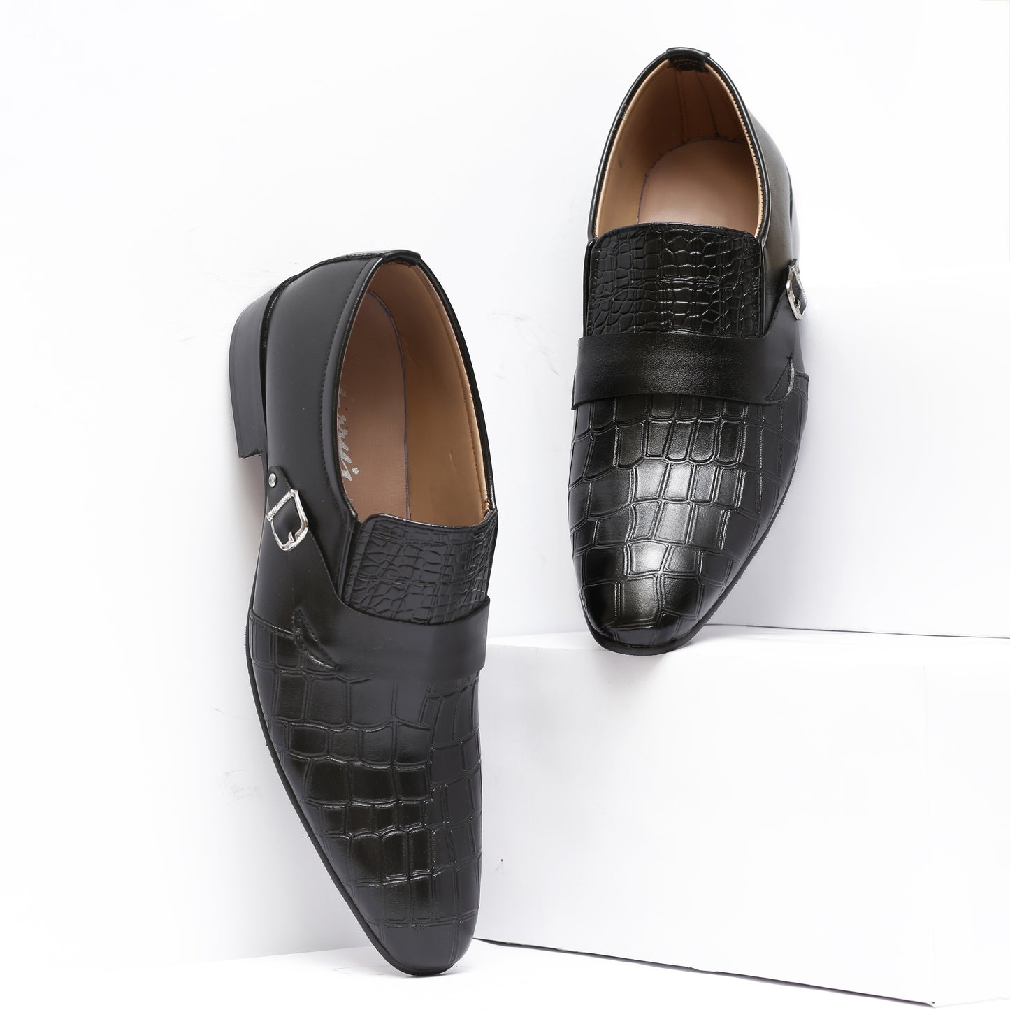 CROX SLIP-ONS BLACK